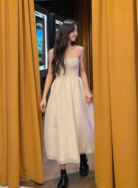 春新款吊带裙子2026女内搭秋装洋气质时尚减龄连衣裙白色仙女打底