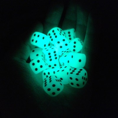 6Pcs/set 14mm 6 Sided Noctilucent Dice Cubes Night Light Lum