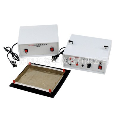 Photoelectric effect demonstrator J25109 with light source z