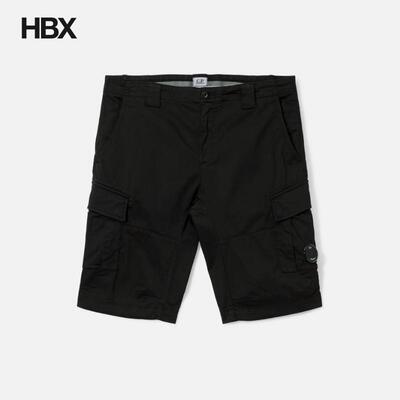 C.P. Company Bermuda Cargo In Satin Stretch 短裤男HBX