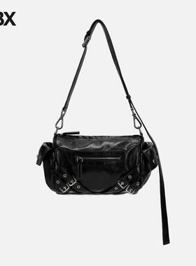 DEINET Stud Pocket Bag In Black 斜挎包女HBX