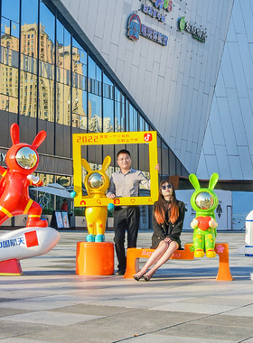 太空兔玻璃钢网红户外雕塑摆件