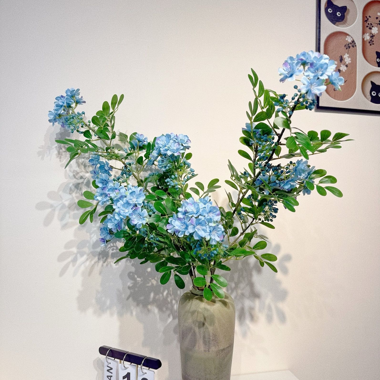 高品质仿真含笑花带叶花束客厅摆件婚庆造景户外布景拍摄人造假花