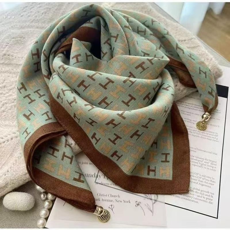 方巾丝巾女2024新款磁吸扣护颈小围巾女秋冬季脖子围脖