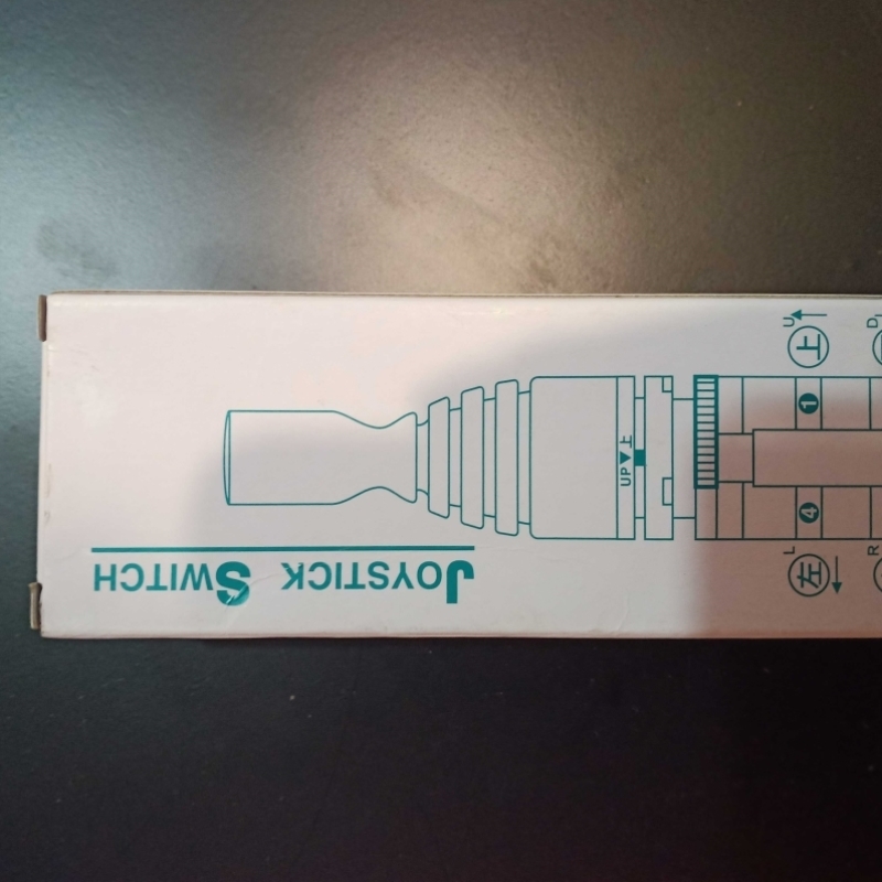 【议价】R2MNF2 R2MNT2 R2MNF4 R2MNT4十字开关R9C11VN AC15-DC13
