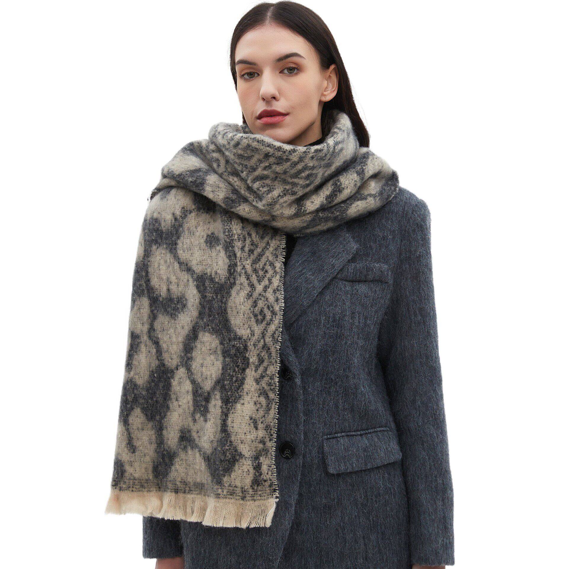 Women Short-beard Jacquard Large Leopard Scarf Shawl