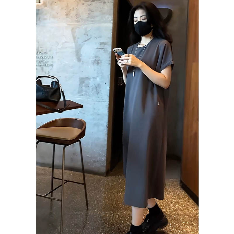 休闲气质连衣裙女夏季长款百搭宽松2026新款遮肚减龄纯色直筒裙子