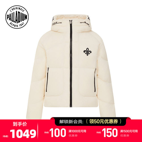连帽设计增添保暖性，设计简约