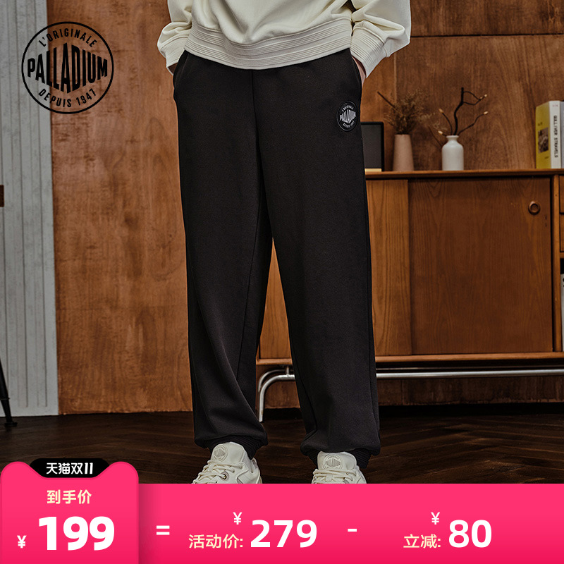 腰口抽绳设计,穿脱更加方便,脚口束脚