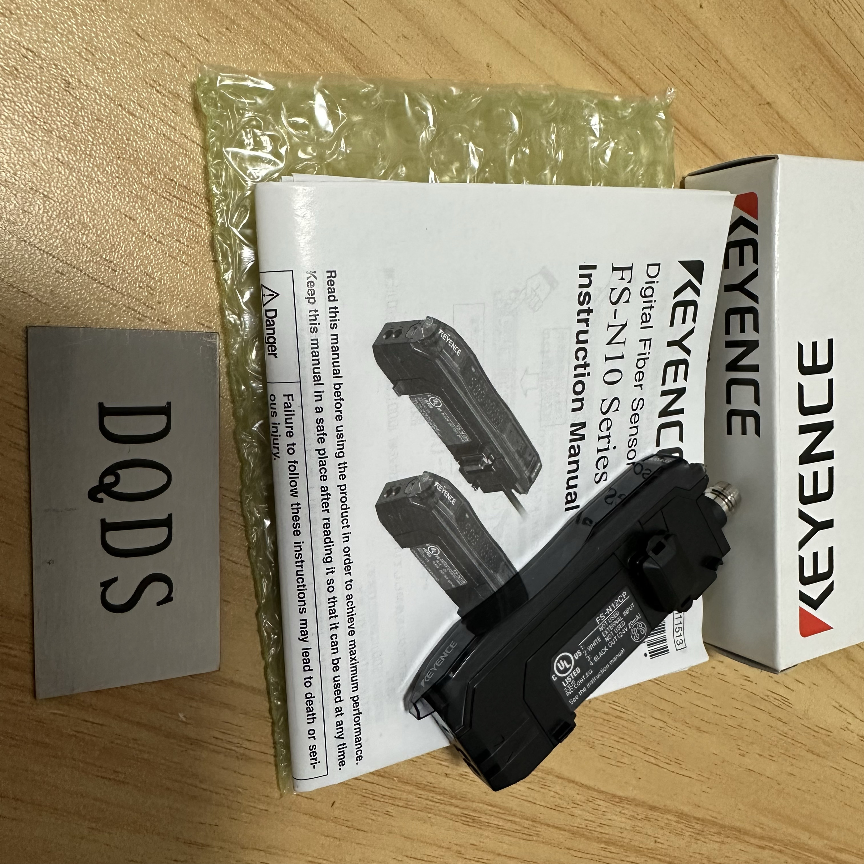 基恩士全新原包装FS-N12CP 原装正品 现货 有需要的联系我哟