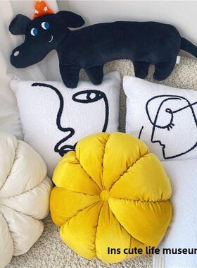 斯堪的纳维亚无障碍豪华沙发艺术线枕头抽象脸客厅床靠垫白色简单