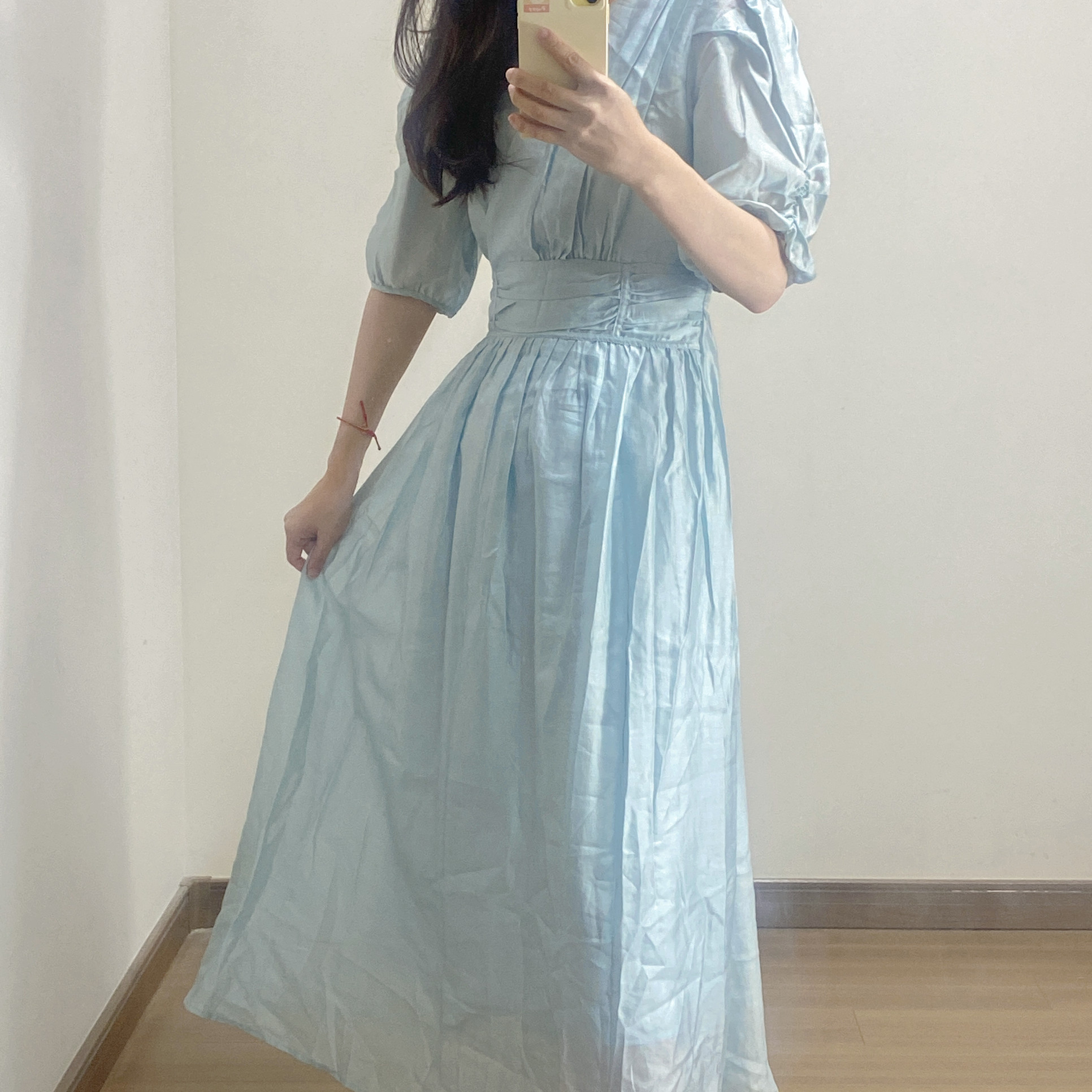 法式温柔复古仙女浅蓝色连衣裙绝美小众高级感收腰公主皱连衣裙