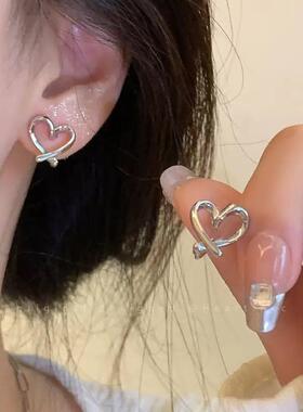 S999纯银小众设计感爱心耳钉新款简约百搭潮流学生养耳洞轻奢高级