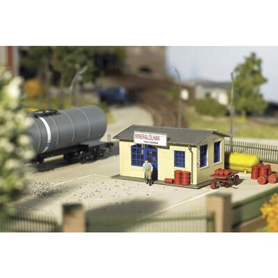 Miniature model  187  HO ratio  61834 terminal  rban buildi