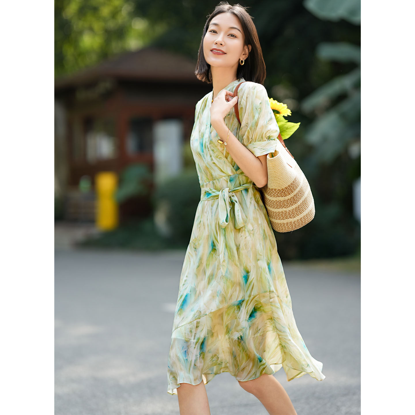 真丝桑蚕丝连衣裙女轻奢感夏季法式v领气质女人味中长碎花裙