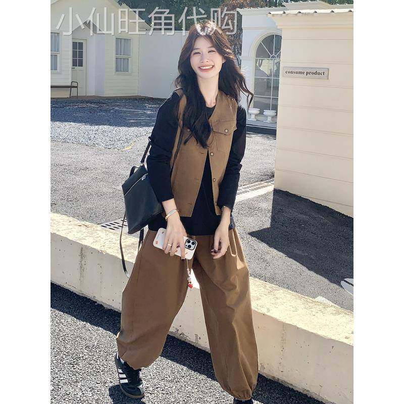 香港洋气减龄马甲阔腿裤套装女2025冬季新款高级感减龄显瘦三件套