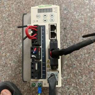 一台 1kw 议价施耐德伺服驱动器 LXM23AU10M3X