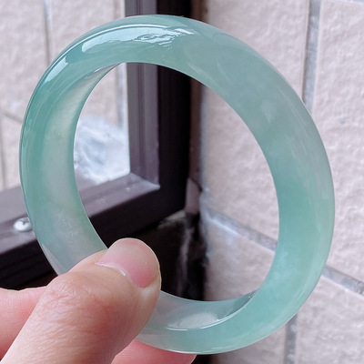 日本品质冰种翡翠手镯女飘绿手镯浅绿玉镯细条油青圆条镯子贵妃玉