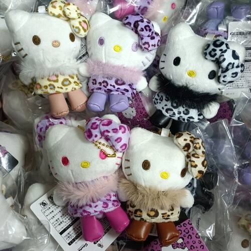 hellokitty毛绒围脖时髦挂件豹纹书包挂饰包包小公仔玩偶kt小饰品