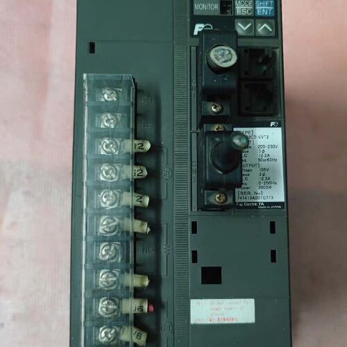 议价驱动器 RYC202C3-VVT2 货实物图，成色一可维修