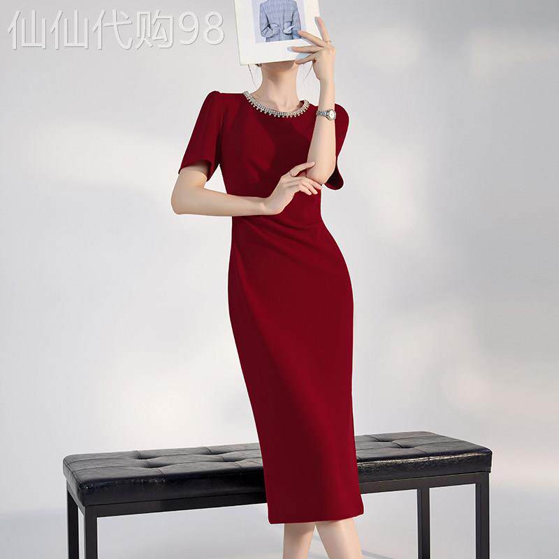 高级感轻奢红色宴会连衣裙女夏2026气质高端订婚礼服大方得体裙子