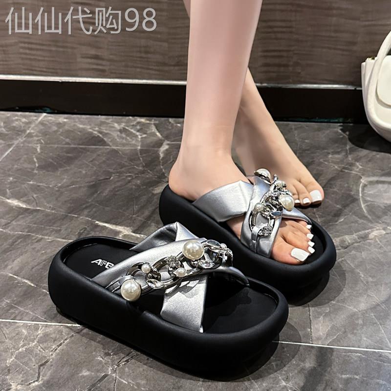 真皮厚底凉拖鞋女夏季外穿2026新款银色珍珠金属链一字拖沙滩凉鞋