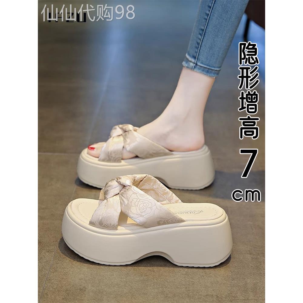 厚底增高女式夏季外装凉鞋2025新款式裙弓海绵蛋糕软底沙滩凉鞋
