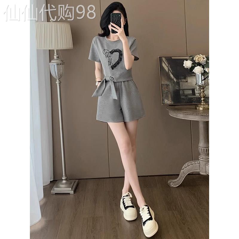 欧洲站休闲运动套装女2026新款夏季设计感洋派短袖上衣短裤两件套