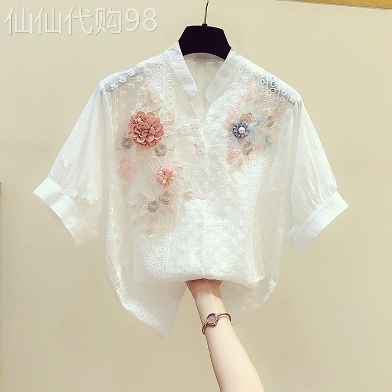 V领刺绣短袖衬衫女设计感小众2026夏季新款时尚花朵装饰复古衬衫