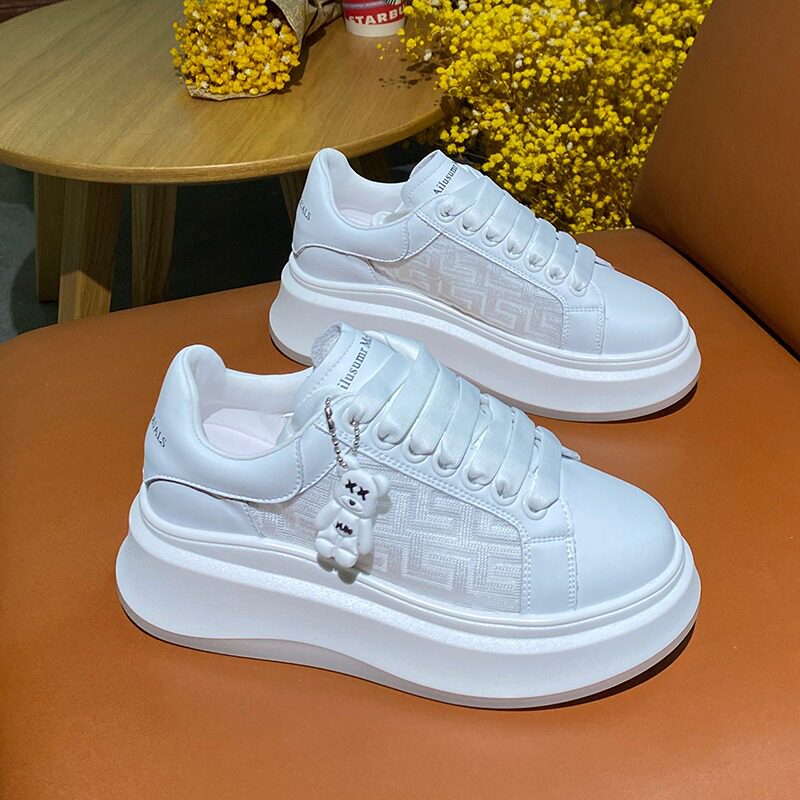 麦昆小白鞋女鞋2024年新款超火增高休闲鞋百搭透气厚底松糕鞋板鞋