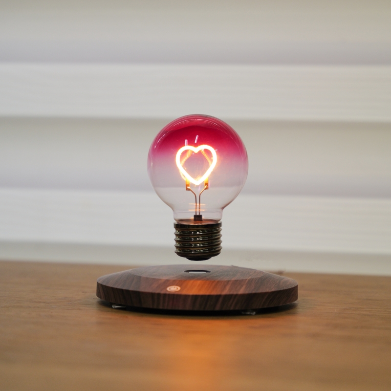 七夕礼物，磁悬浮爱心灯按压开关