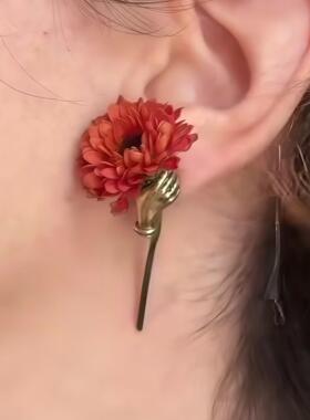 手握花束耳钉diy可插花个
