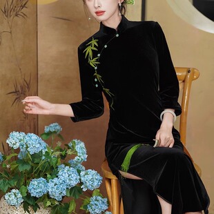 黑色新中式丝绒国风改良刺绣旗袍女2025新款高端复古春秋日常可穿