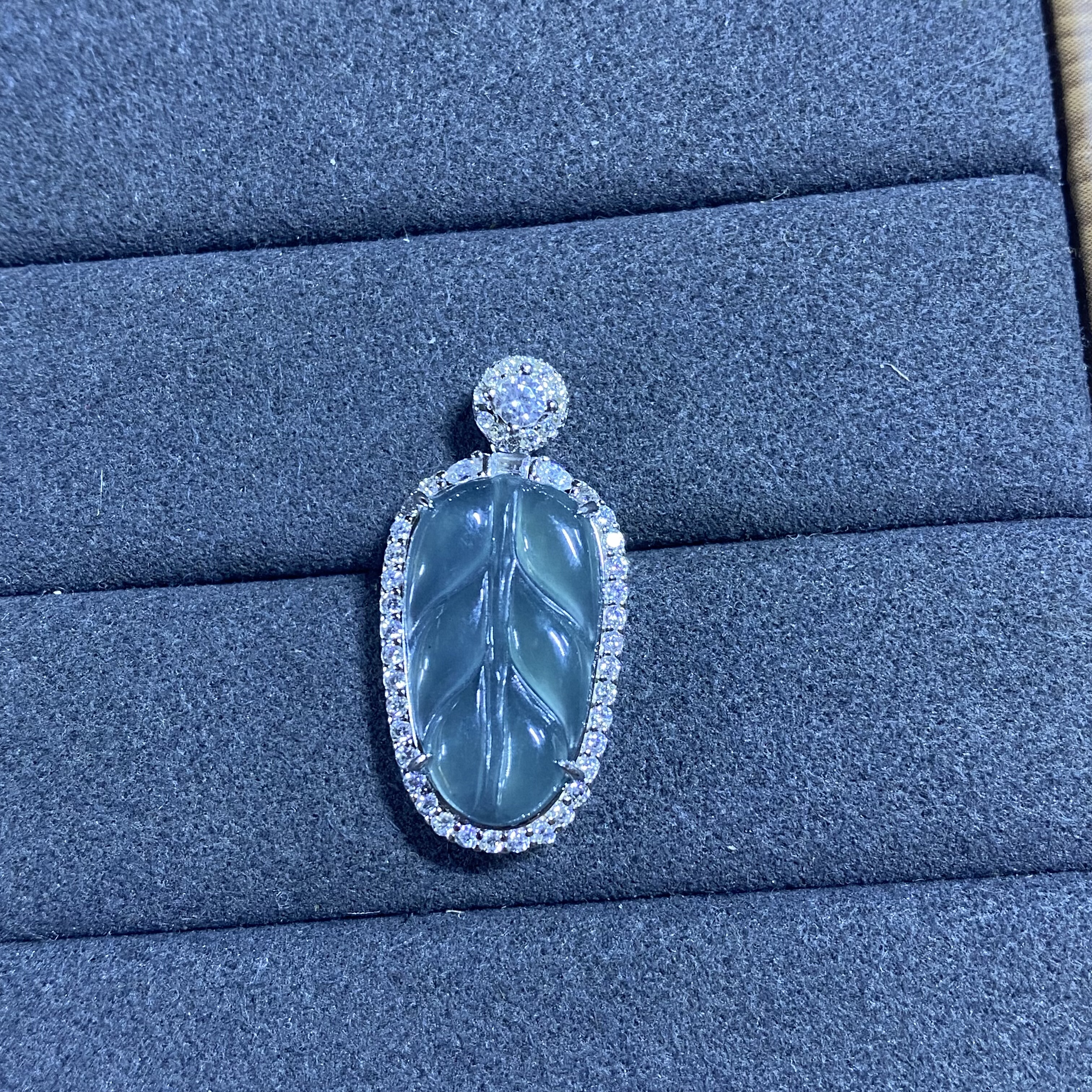 新款A货冰种翡翠叶子吊坠情人节生日礼物S925银镶嵌电镀18K金