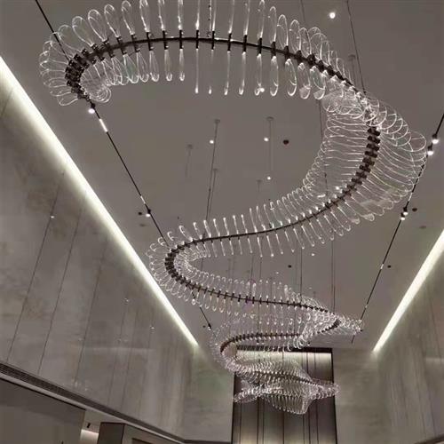 定制酒吧清吧会所七彩异形氛围艺术创意KTV吧台装饰跑马龙骨吊灯