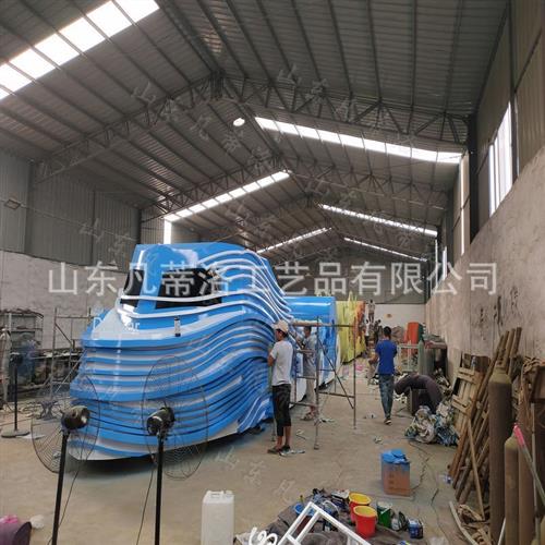 年网红新款巡游花车青岛啤酒节大型雕塑拍照打卡道具LED发光