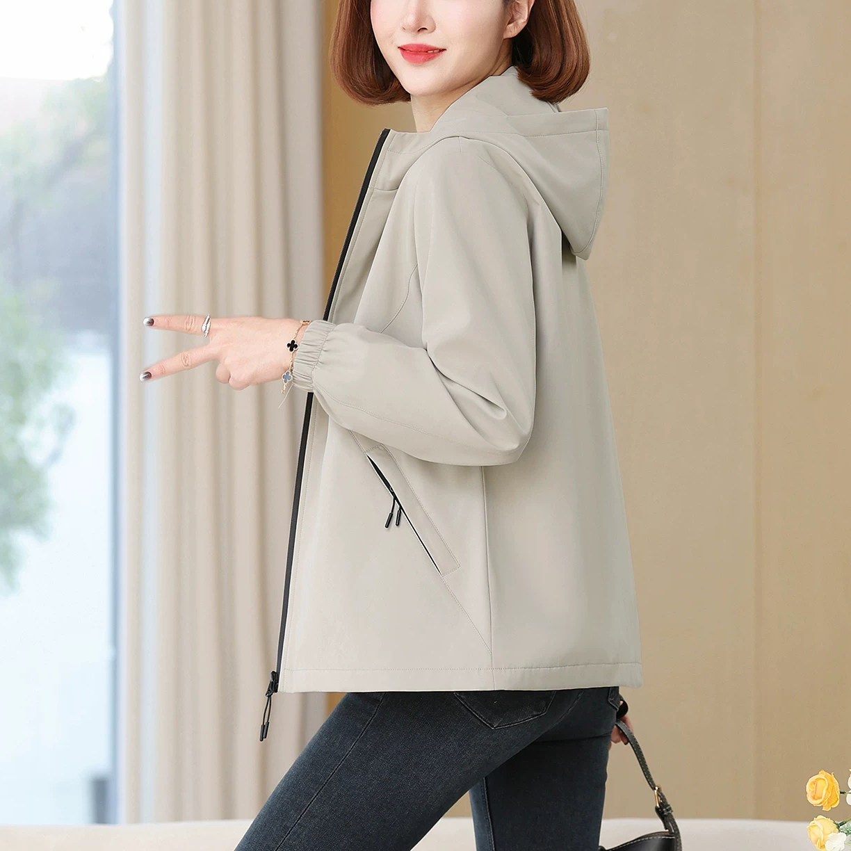 简约大方短款连帽风衣外套女春秋2026新款小个子妈妈休闲开衫夹克