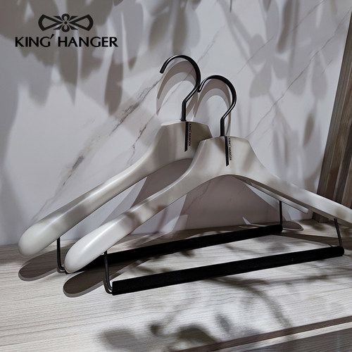 欧洲榉木零度肤感防脱衣钩