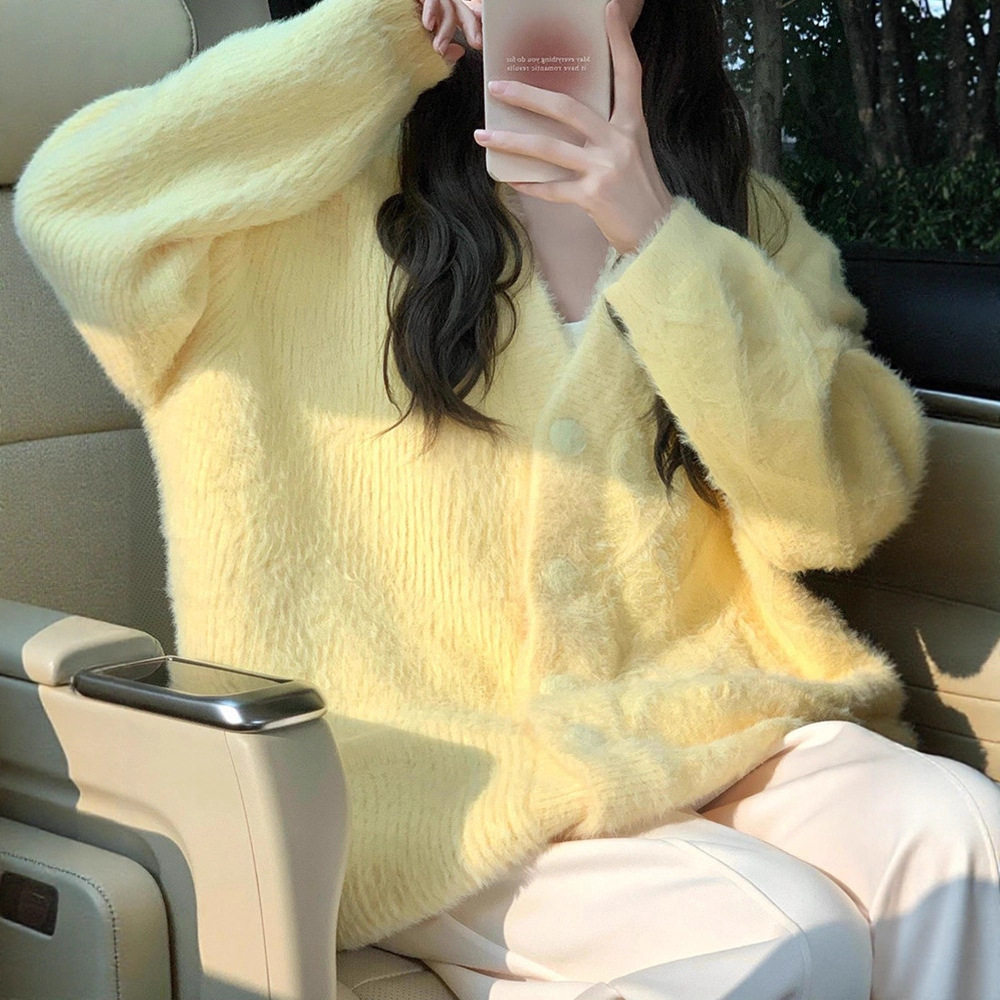 秋冬季鹅黄色软糯设计感毛衣外套女温柔慵懒风韩系仿水貂针织开衫