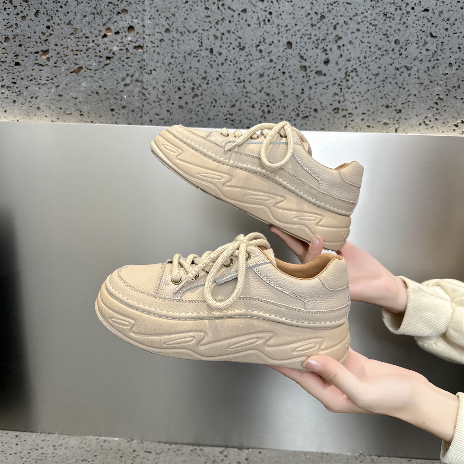 头层牛皮面包鞋女款复古运动板鞋