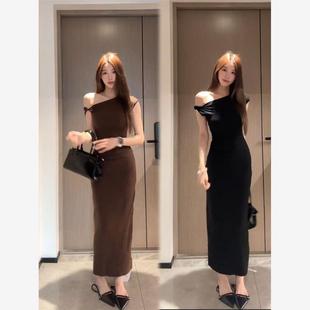 棉高品质 一字肩设计黑色斜肩连衣裙女夏露锁骨紧身包臀长裙