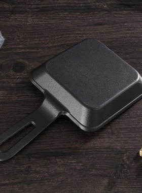 Round Iron Pan For Roast With Wooden Handle And Cushion Rect