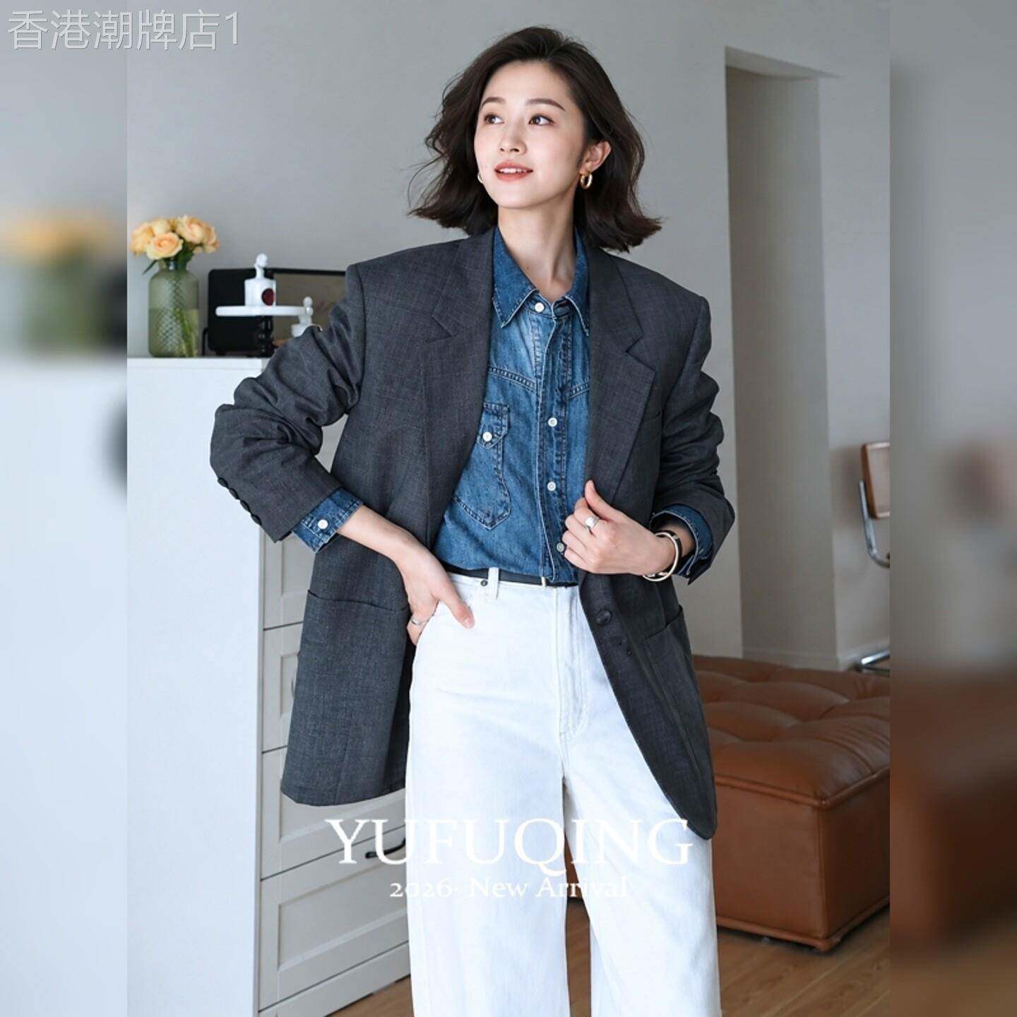 深灰色短款外套女装秋季正肩修身翻领纽扣休闲韩系简约通勤西装风