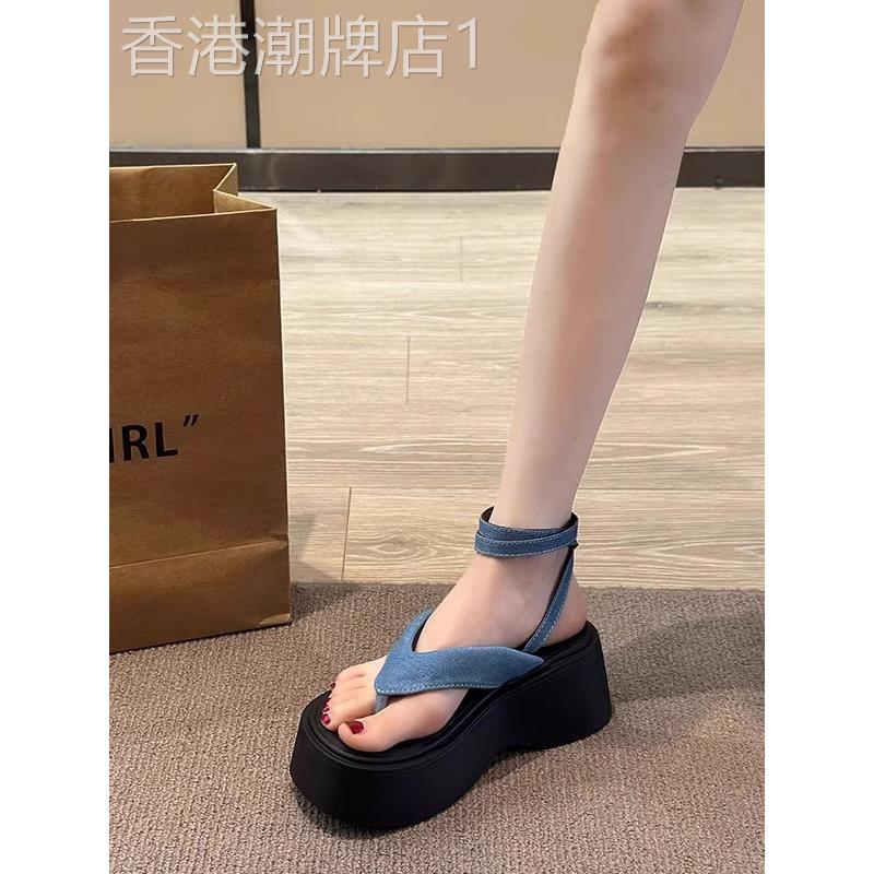 香港松糕厚底夹趾罗马凉鞋女2025夏季新款小个子增高一字扣沙滩鞋