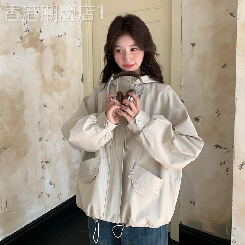 米白色连帽冲锋衣工装外套女2026超火春装超好看短款宽松休闲夹克