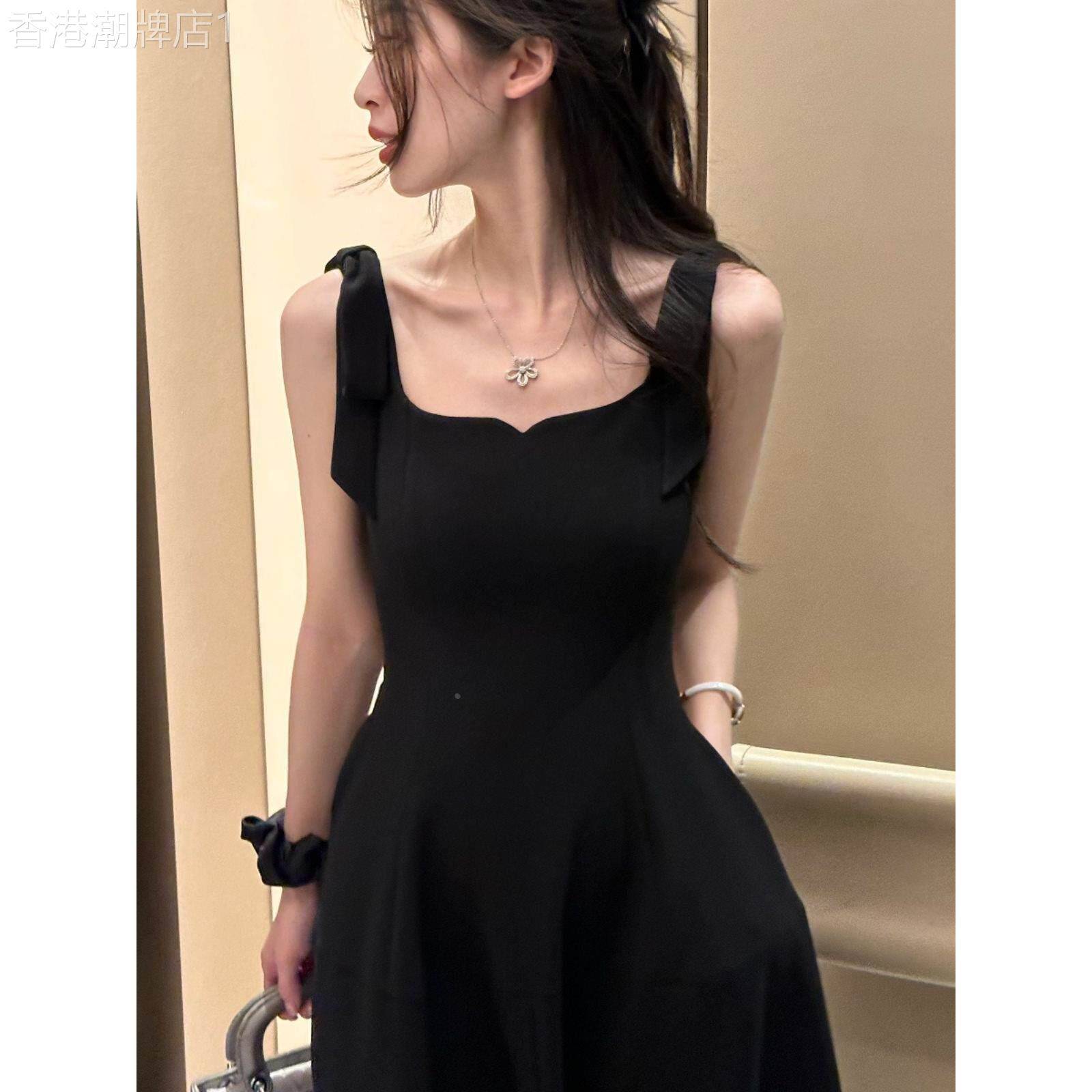 法式赫本风黑色方领吊带洋装女夏季欧货收腰大摆裙开叉小黑裙子