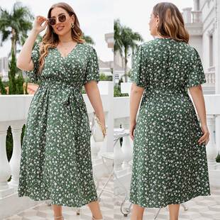 Summer V-neck floral large dress 夏季v领绿色碎花大码连衣长裙