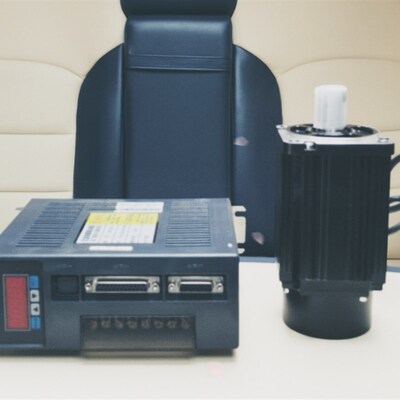 伺服电机200W400W500W750W10001500W2300W3800W7.5KW+驱动器现货