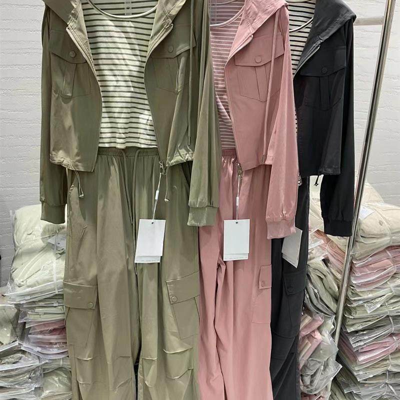 秋季新款休闲时尚套装女条纹小吊带连帽短上衣工装阔腿裤三件套潮