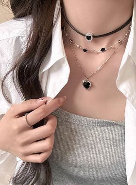 甜酷辣妹风皮革爱心项链